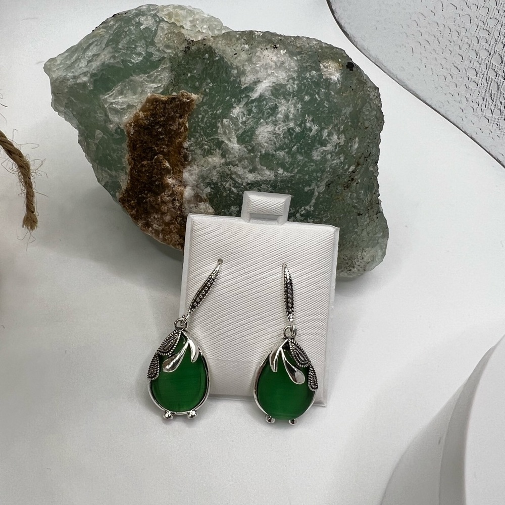 Vintage Style Earrings with Oval Green Stone NEW